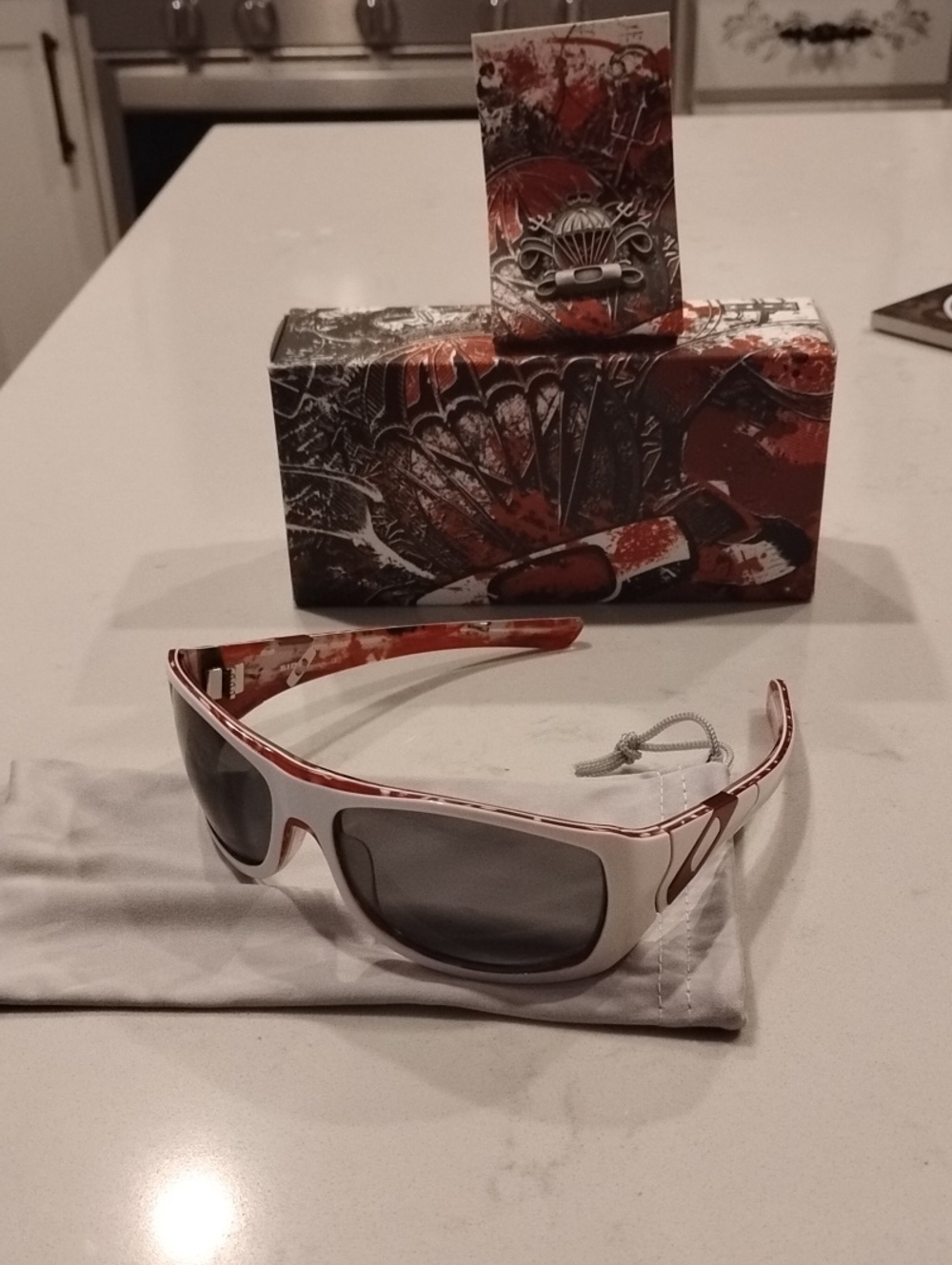 Oakley Side-Ways White and Red Sport Sunglasses with Dark Polarized Lenses
